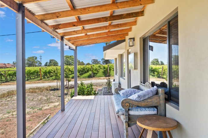 25 Hamersley Rd, Caversham WA 6055, Australia