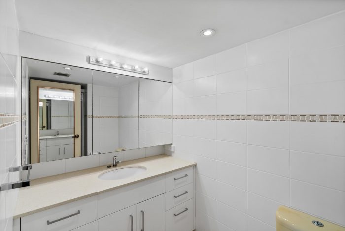 2/18 Commodore Drive, Paradise Waters, QLD 4217, Australia