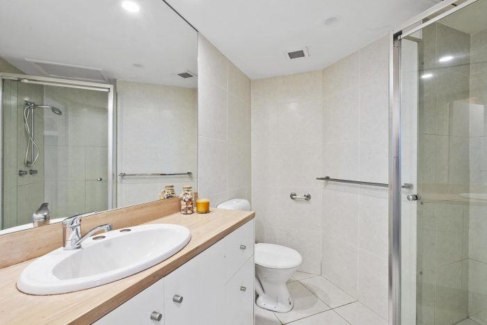 17/3576 Main Beach Parade, Main Beach QLD 4217, Australia