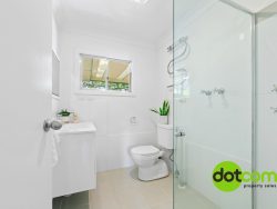 15 Suncrest Parade, Gorokan NSW 2263, Australia