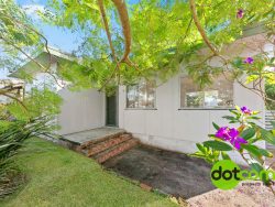 15 Suncrest Parade, Gorokan NSW 2263, Australia