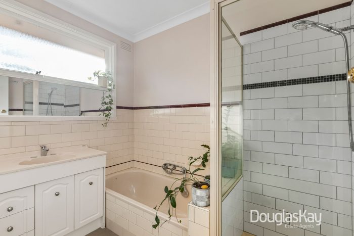 4 Thyra St, Sunshine VIC 3020, Australia