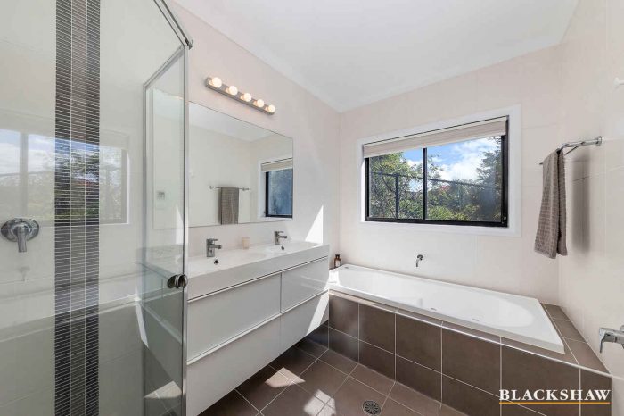 22 Aldor Grn, Conder ACT 2906, Australia