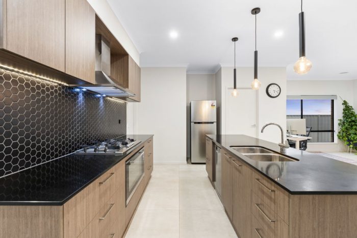 19 Bennelong Cres, Lloyd NSW 2650, Australia