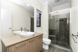 19 Bennelong Cres, Lloyd NSW 2650, Australia