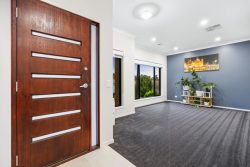 19 Bennelong Cres, Lloyd NSW 2650, Australia