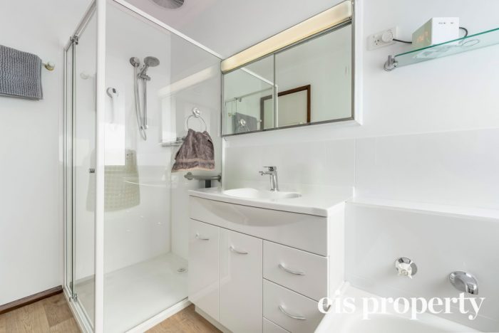 2 Bondi Pl, Howrah TAS 7018, Australia
