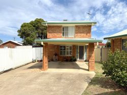 Unit 4/433 Boston St, Moree NSW 2400, Australia
