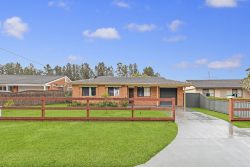 54 Boyce Ave, Wyong NSW 2259, Australia