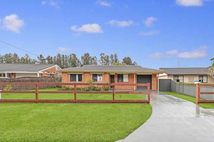 54 Boyce Ave, Wyong NSW 2259, Australia