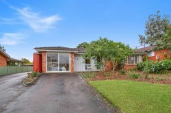 12 Byron St, Wyong NSW 2259, Australia