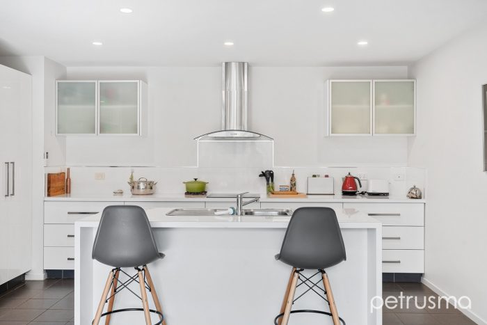 13 Calverton Pl, South Arm TAS 7022, Australia