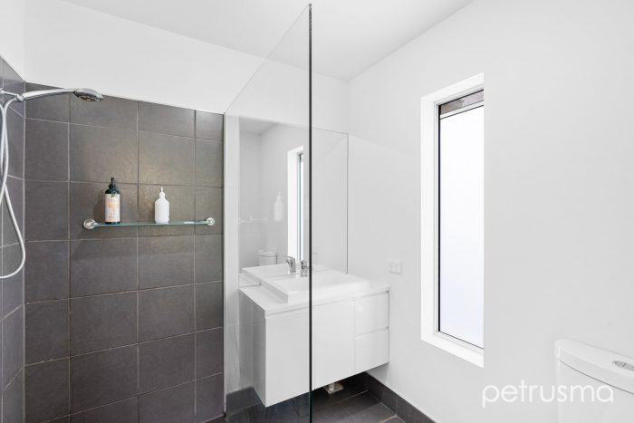 13 Calverton Pl, South Arm TAS 7022, Australia