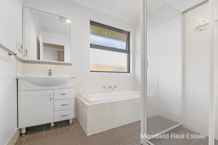 6 Camm Cres, Spencer Park WA 6330, Australia