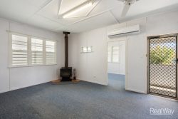 4 McWaters St, North Toowoomba QLD 4350, Australia