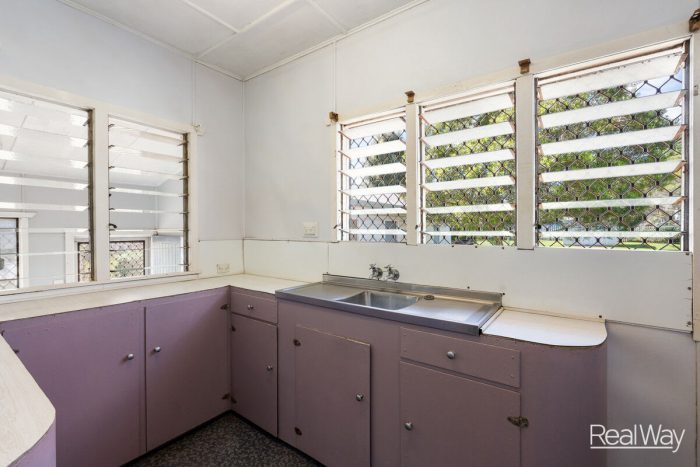 4 McWaters St, North Toowoomba QLD 4350, Australia