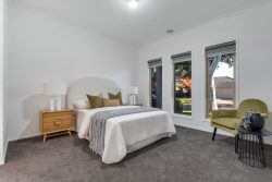 31 Cheltenham Cl, Craigieburn VIC 3064, Australia