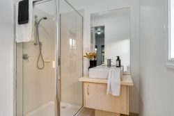 31 Cheltenham Cl, Craigieburn VIC 3064, Australia