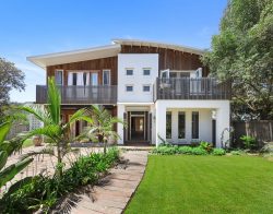 1 Del Mar Dr, Copacabana NSW 2251, Australia