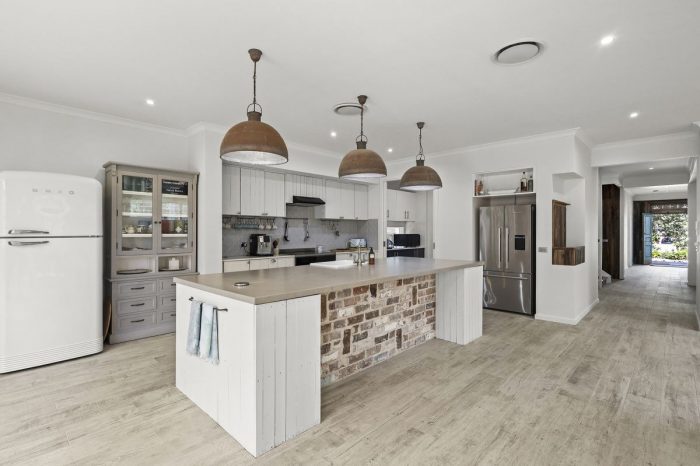 1 Del Mar Dr, Copacabana NSW 2251, Australia