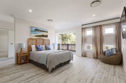 1 Del Mar Dr, Copacabana NSW 2251, Australia