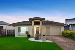 9 Dingo St, North Lakes QLD 4509, Australia