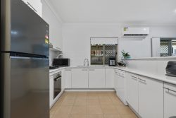 9 Dingo St, North Lakes QLD 4509, Australia