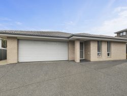 5 Dray Cl, Wadalba NSW 2259, Australia