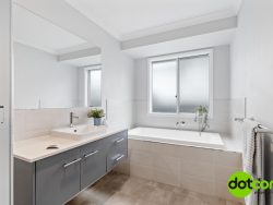 5 Dray Cl, Wadalba NSW 2259, Australia