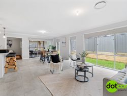 5 Dray Cl, Wadalba NSW 2259, Australia