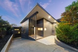 24 Fergusson Cres, Deakin ACT 2600, Australia