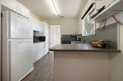 24 Leahy St, Beaconsfield QLD 4740, Australia
