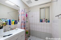 2 Greenwood Ct, Kelmscott WA 6111, Australia