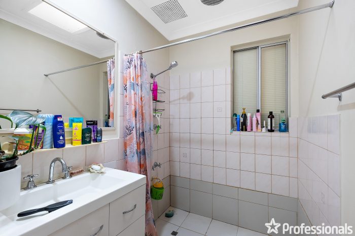 2 Greenwood Ct, Kelmscott WA 6111, Australia