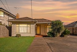 33 Hanley St, Avondale Heights VIC 3034, Australia