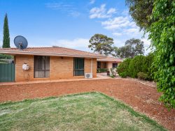 60 Hawkins St, West Lamington WA 6430, Australia