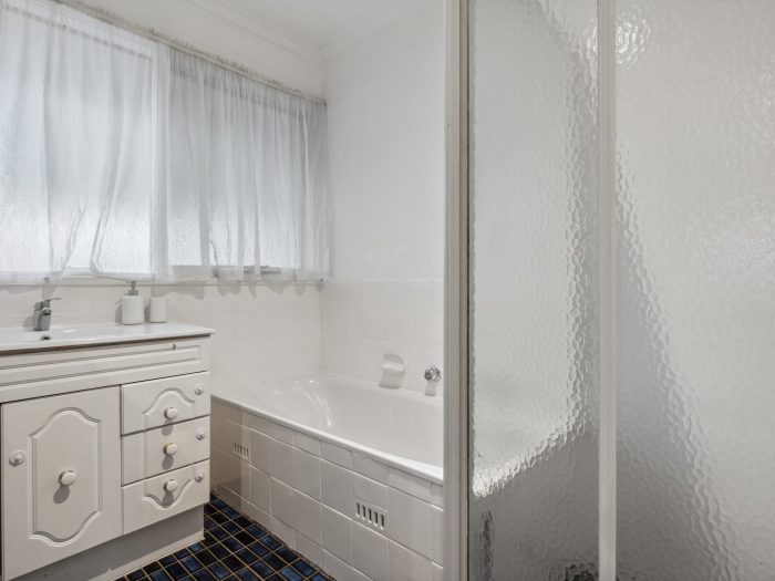 6 Heather Dr, Christie Downs SA 5164, Australia