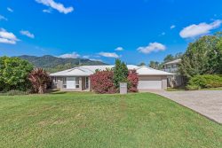 7 Helm Pl, Cannon Valley QLD 4800, Australia