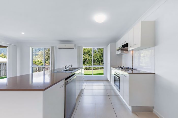 7 Helm Pl, Cannon Valley QLD 4800, Australia