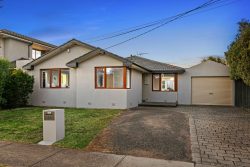 24 Lowe Ave, Altona VIC 3018, Australia