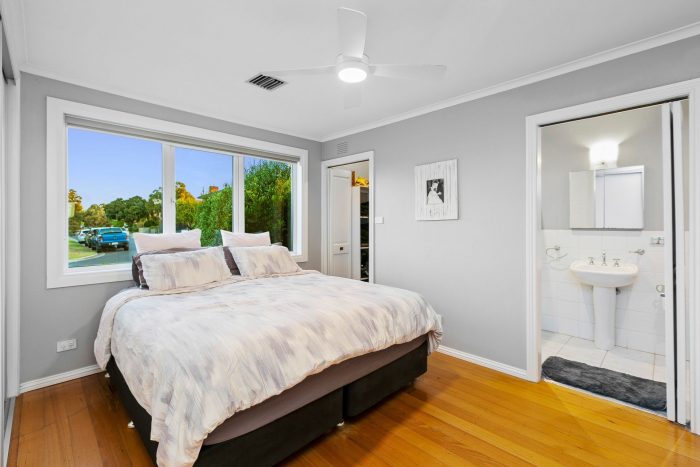24 Lowe Ave, Altona VIC 3018, Australia