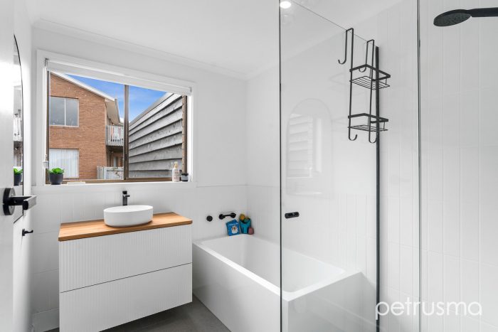 1 Joy Ct, Howrah TAS 7018, Australia