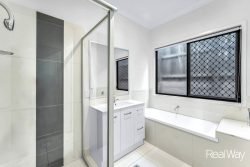 45 Kangaroo Cres, Springfield Lakes QLD 4300, Australia