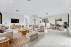 45 Kangaroo Cres, Springfield Lakes QLD 4300, Australia