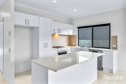45 Kangaroo Cres, Springfield Lakes QLD 4300, Australia