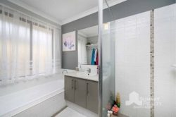 7 Kensington Ln, Australind WA 6233, Australia