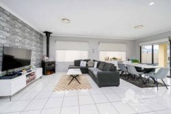7 Kensington Ln, Australind WA 6233, Australia