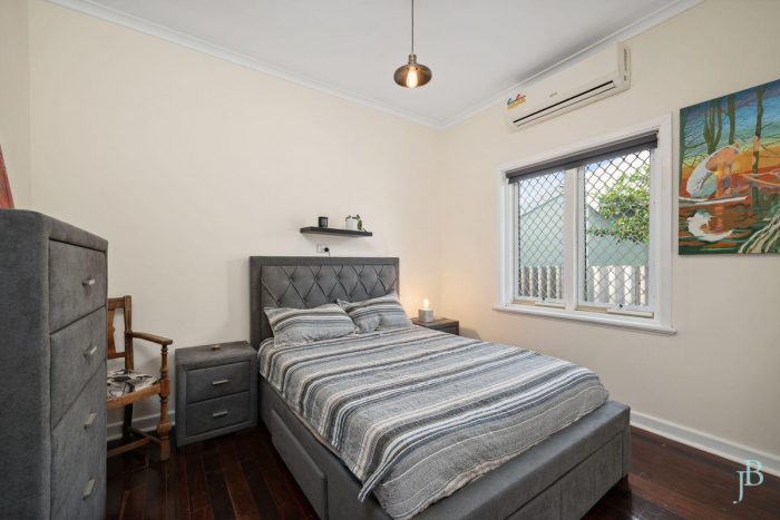 126 Manning Rd, Manning WA 6152, Australia