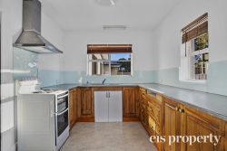 2 Lewan Ave, Kingston TAS 7050, Australia