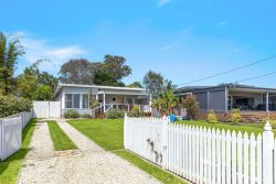 22 Lucinda Ave, Killarney Vale NSW 2261, Australia